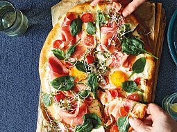 Jarní snídaňová pizza